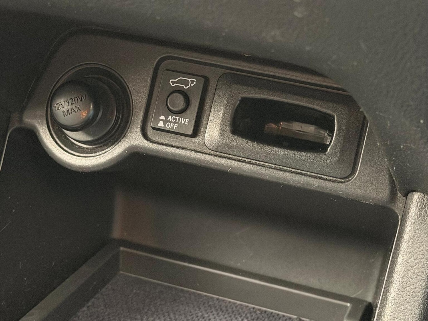 Used Mitsubishi Outlander 2015 for sale - 77945783: Photo 45