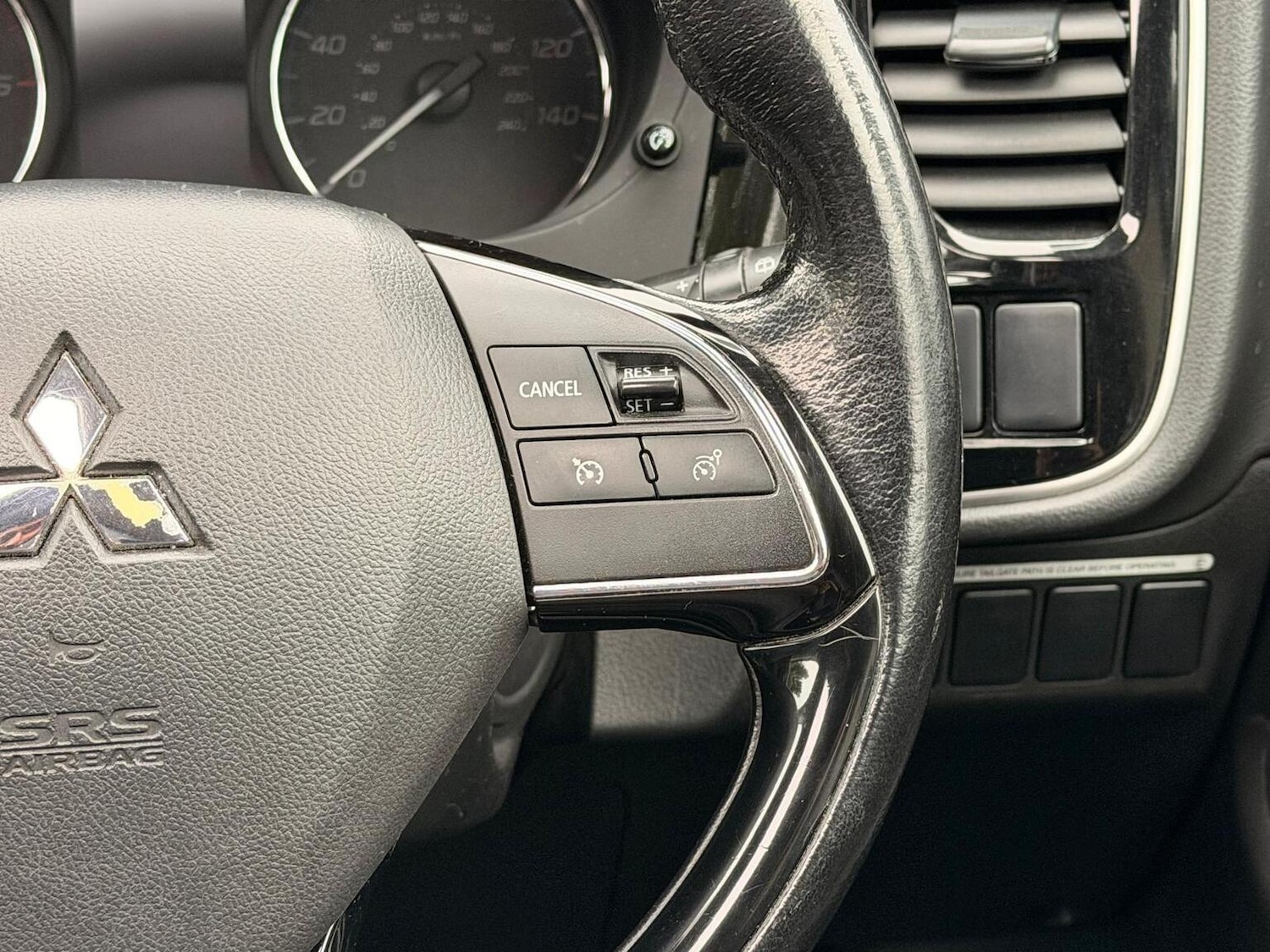 Used Mitsubishi Outlander 2015 for sale - 77945783: Photo 47