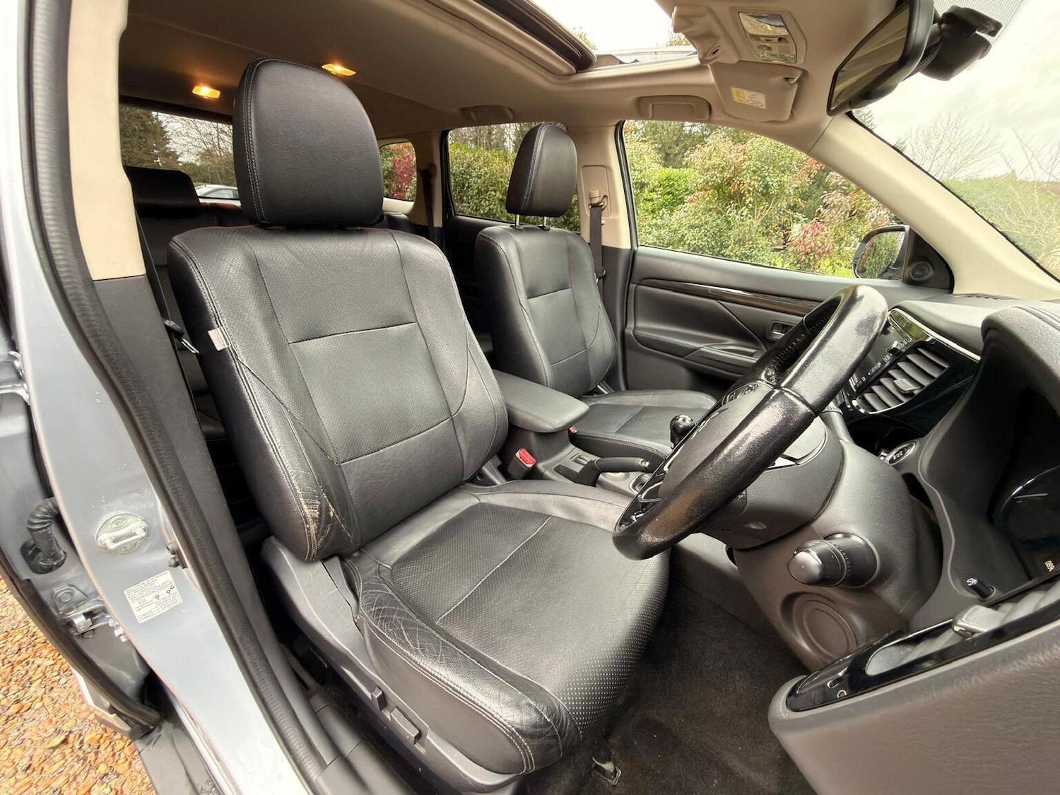 Used Mitsubishi Outlander 2015 for sale - 77539226: Photo 35