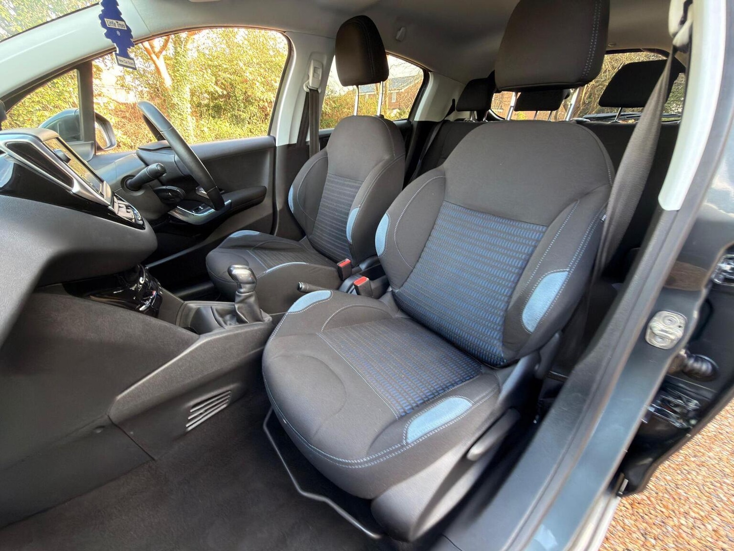 Used Peugeot 208 2013 for sale - 77735664: Photo 31