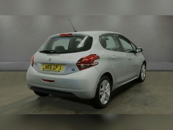 Used Peugeot 208 2018 for sale - 77539220: Photo