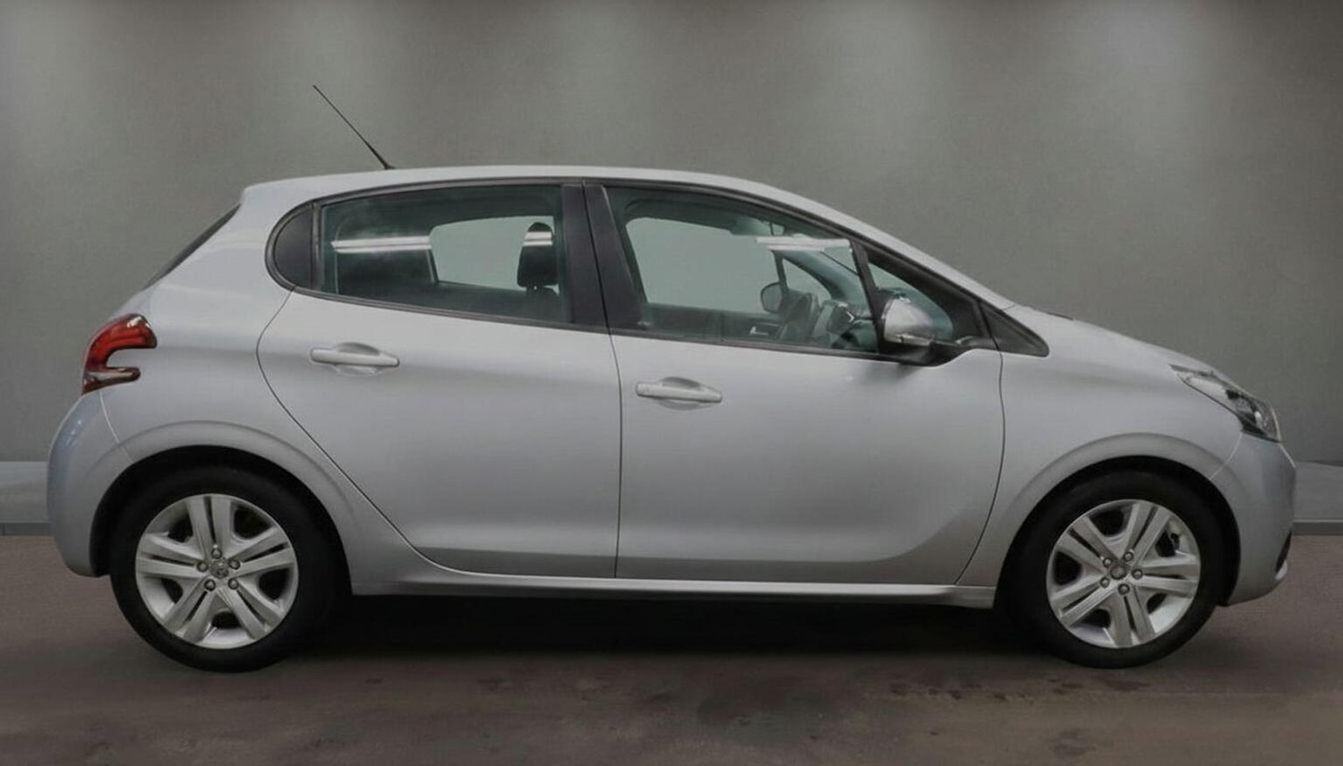 Used Peugeot 208 2018 for sale - 77539220: Photo 5
