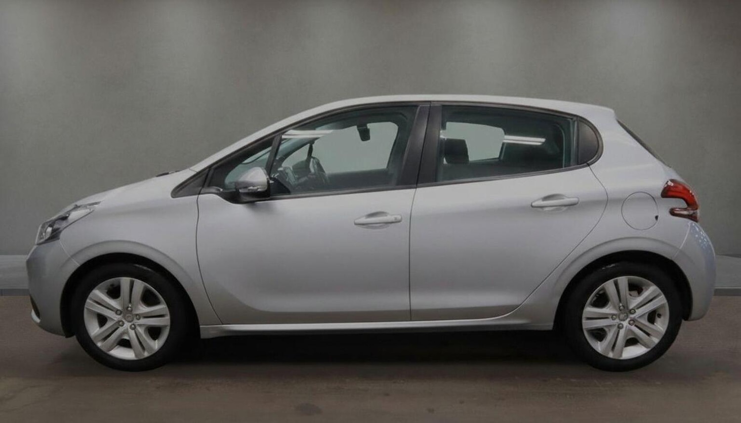 Used Peugeot 208 2018 for sale - 77539220: Photo 6