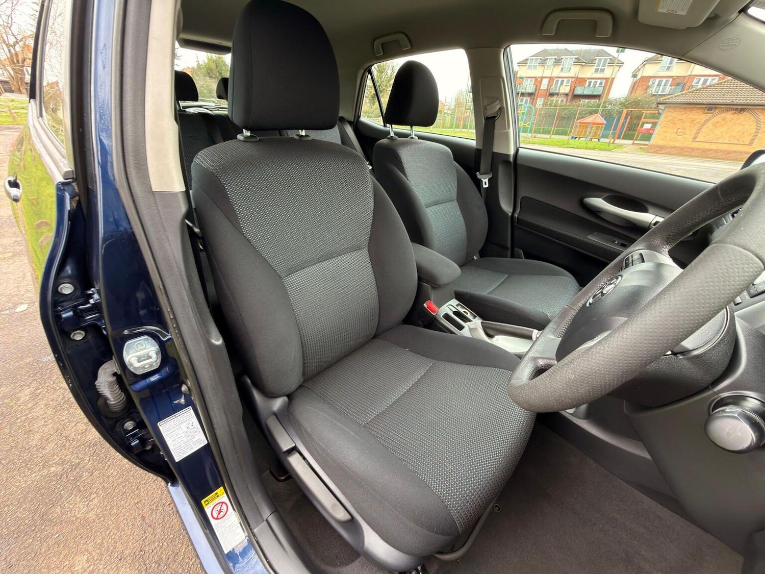 Used Toyota Auris 2010 for sale - 77639017: Photo 30