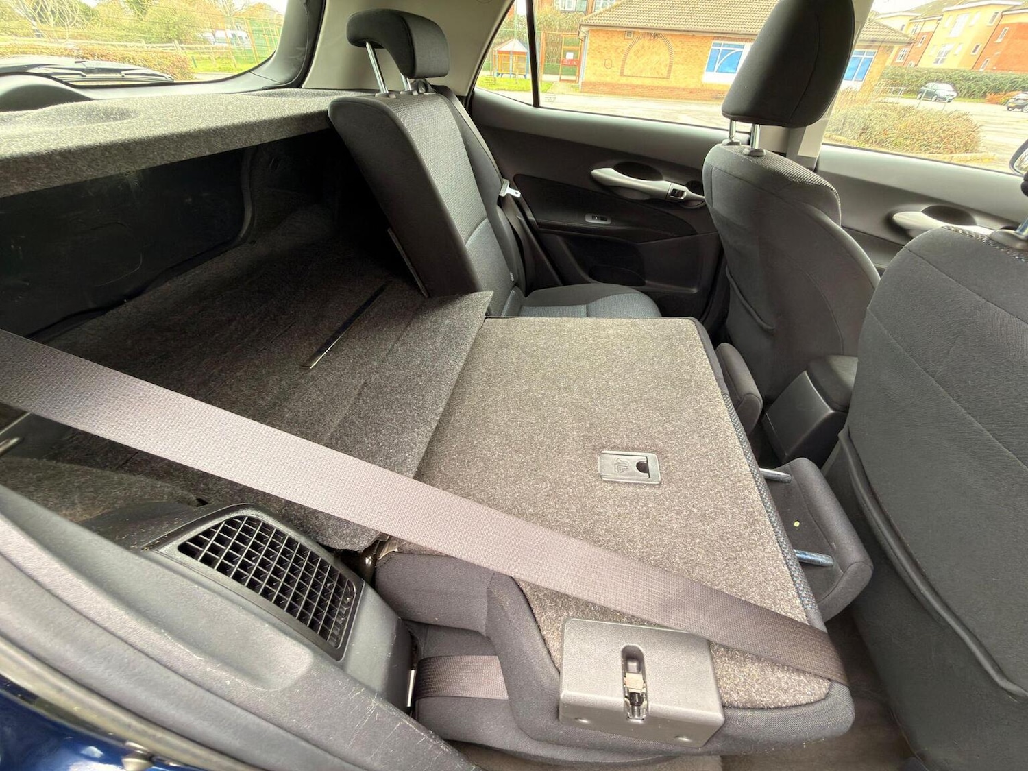 Used Toyota Auris 2010 for sale - 77639017: Photo 37