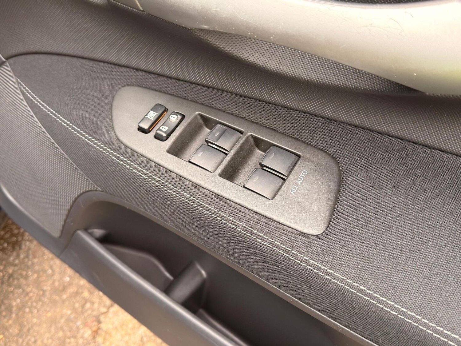 Used Toyota Auris 2010 for sale - 77639017: Photo 41