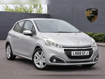 Used Peugeot 208 2018 for sale - 77687623: Photo
