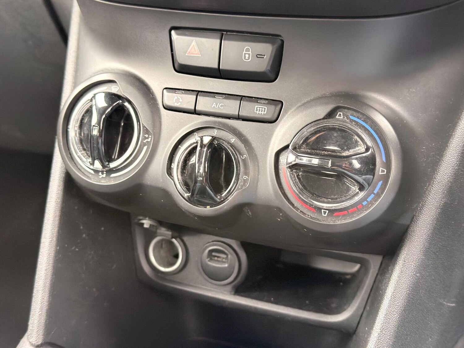 Used Peugeot 208 2018 for sale - 77687623: Photo 26