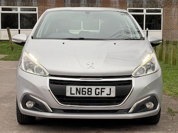 Used Peugeot 208 2018 for sale - 77687623: Photo