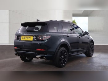 Used Land Rover Discovery Sport 2017 for sale - 79533223: Photo