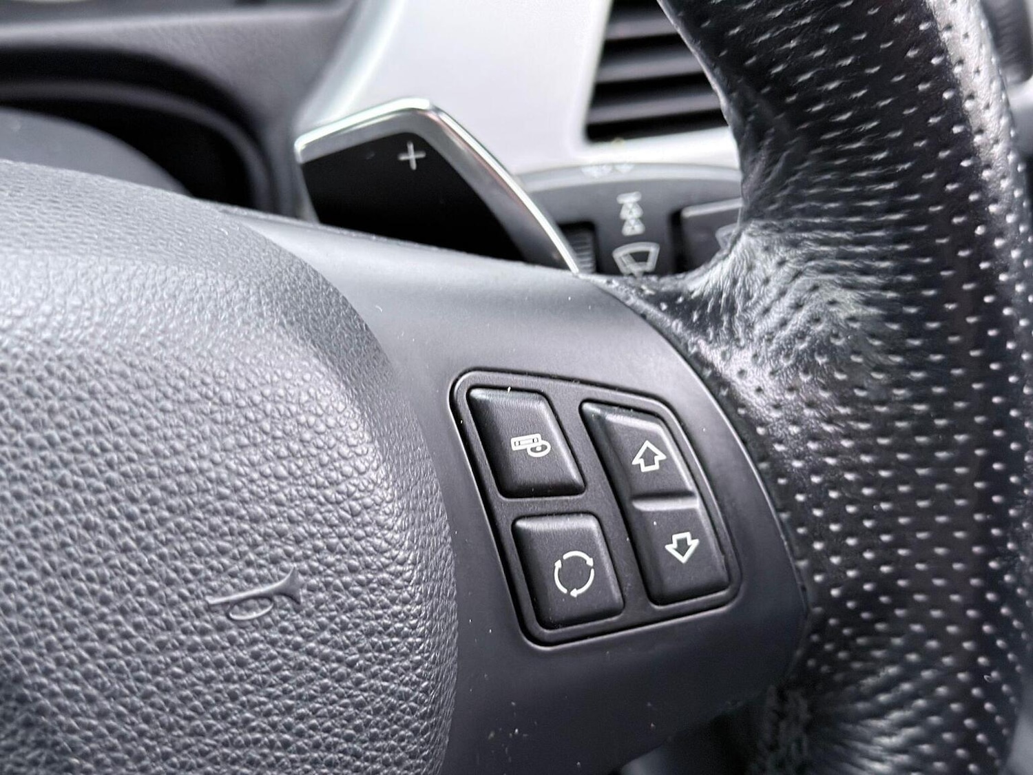 Used BMW 3 Series 2011 for sale - 77802651: Photo 37