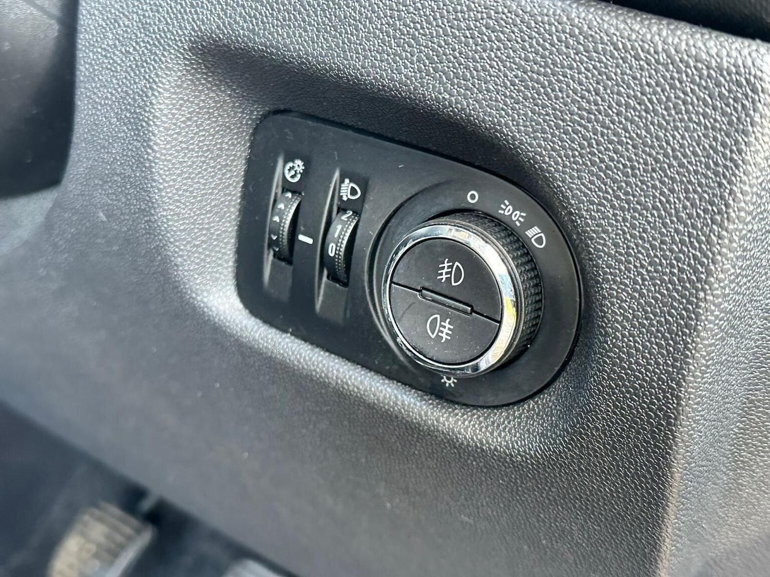 Used Vauxhall Corsa 2013 for sale - 77535948: Photo 37