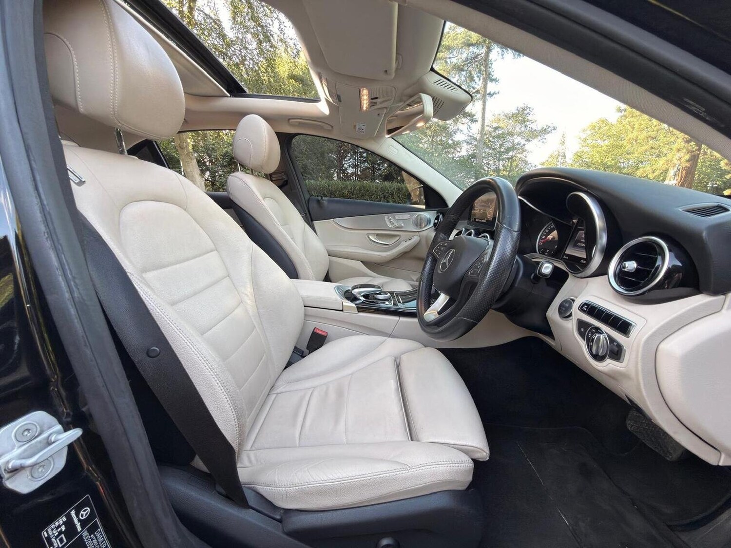 Used Mercedes-Benz C Class 2015 for sale - 77539233: Photo 28