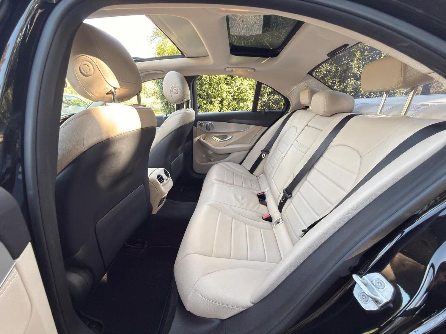 Used Mercedes-Benz C Class 2015 for sale - 77539233: Photo 35