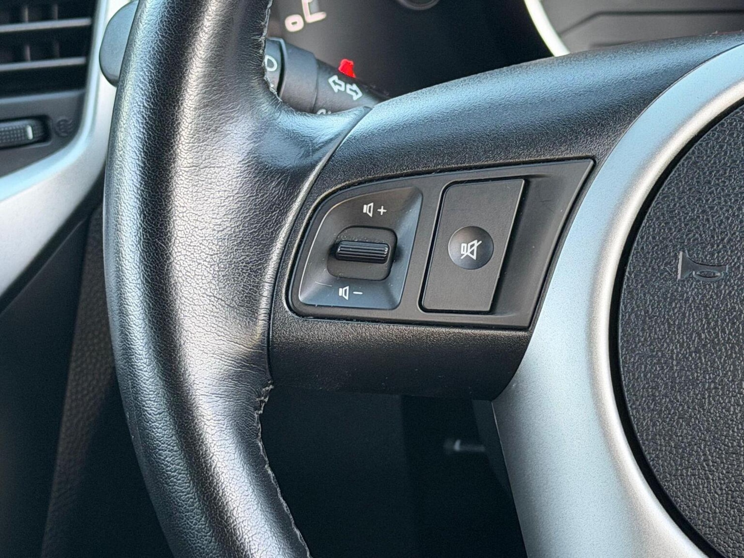 Used Kia Venga 2015 for sale - 77735676: Photo 40