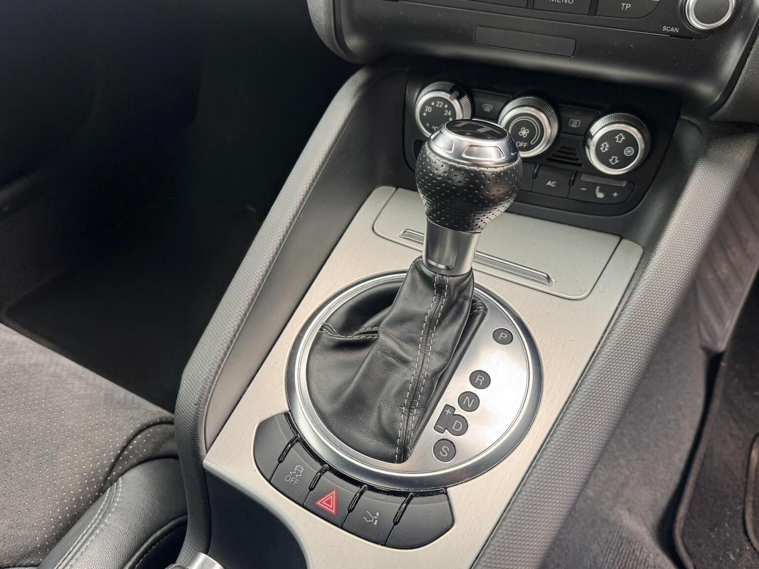 Used Audi TT 2011 for sale - 77629091: Photo 32