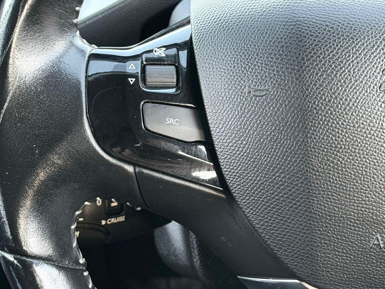 Used Peugeot 308 2016 for sale - 77888416: Photo 37