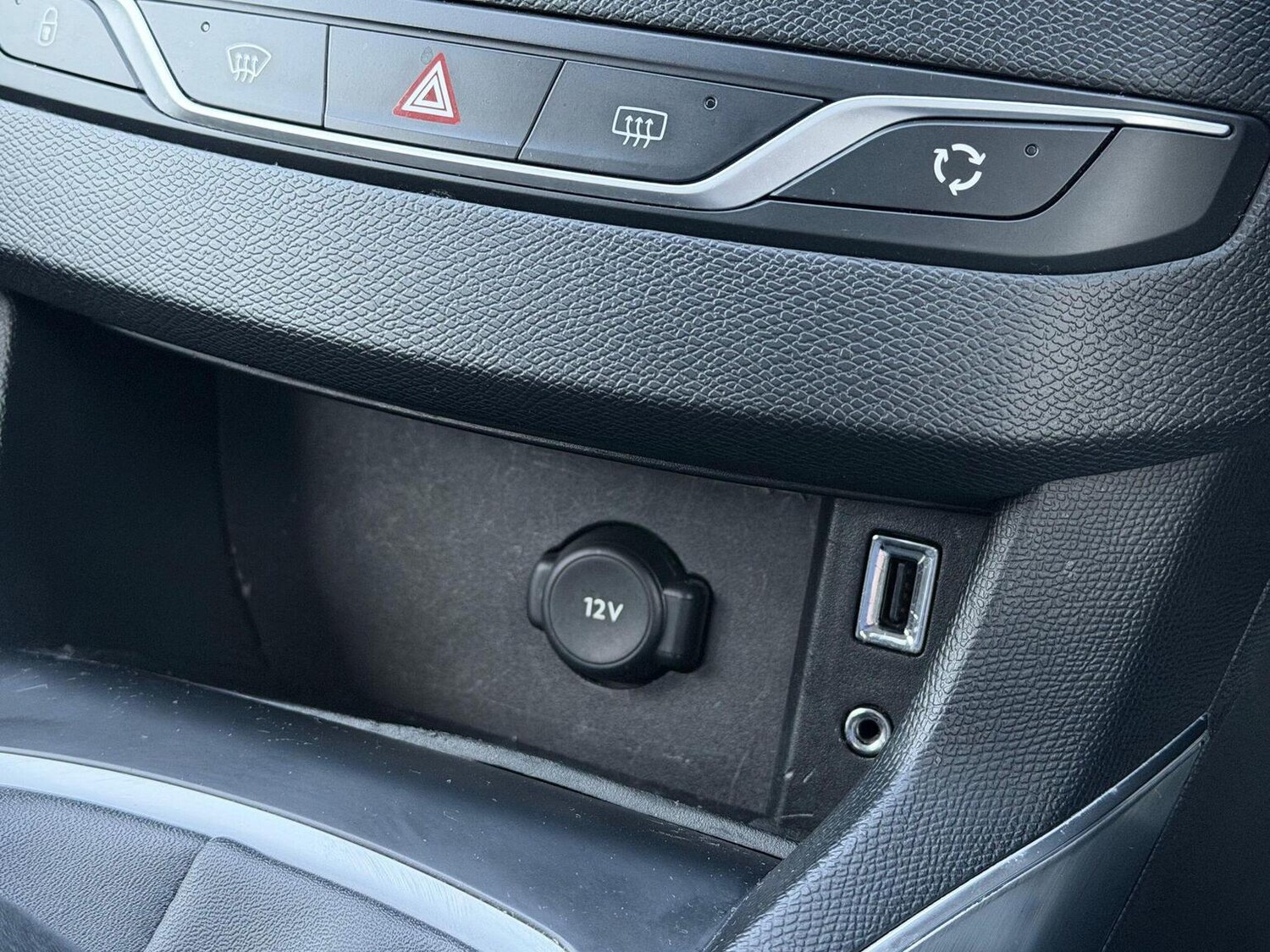 Used Peugeot 308 2016 for sale - 77888416: Photo 39