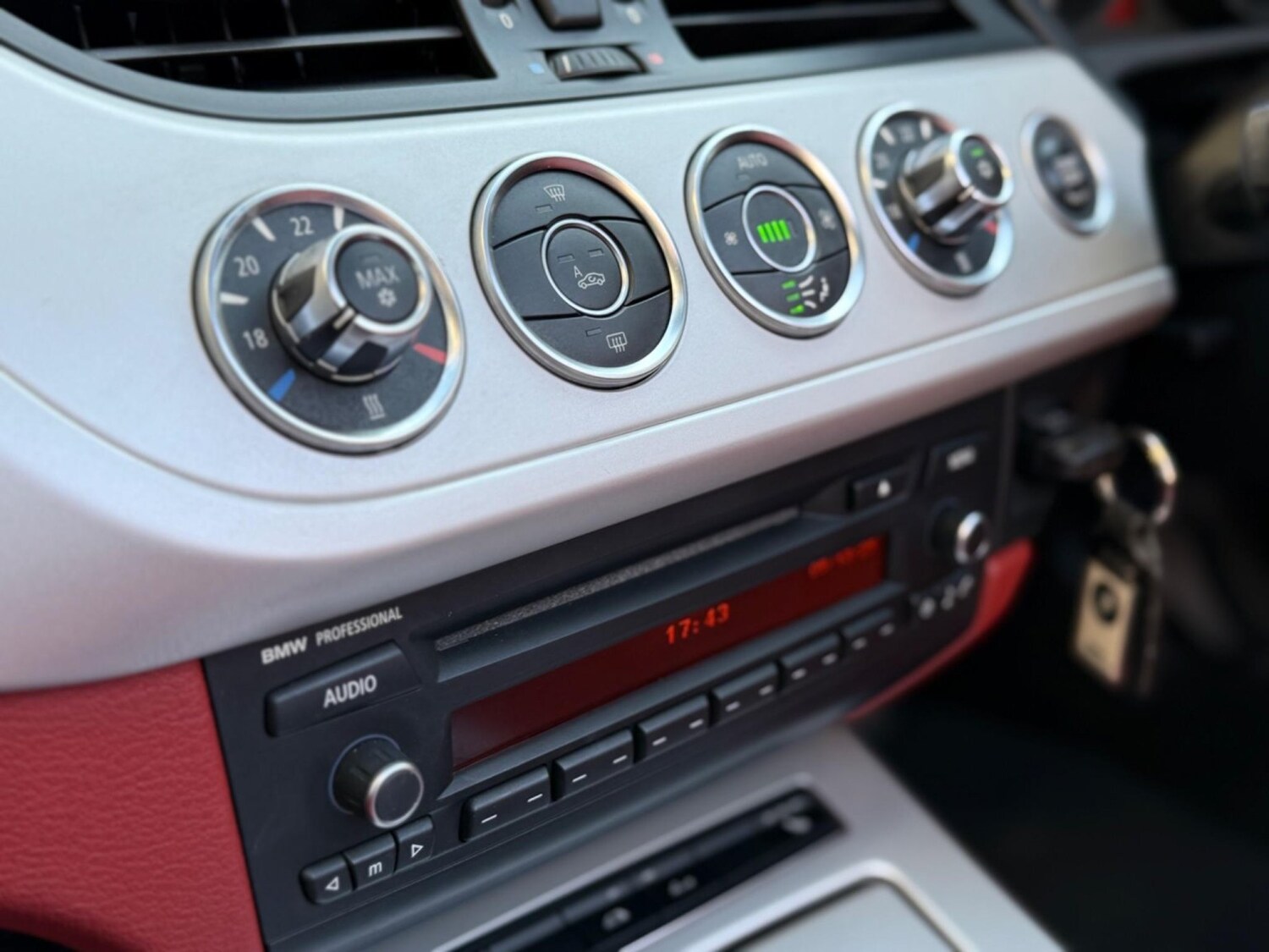 Used BMW Z4 2011 for sale - 77539184: Photo 41