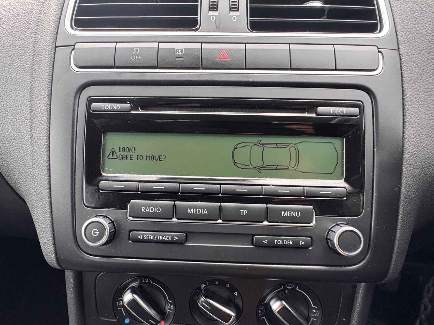 Used Volkswagen Polo 2010 for sale - 77535882: Photo 28