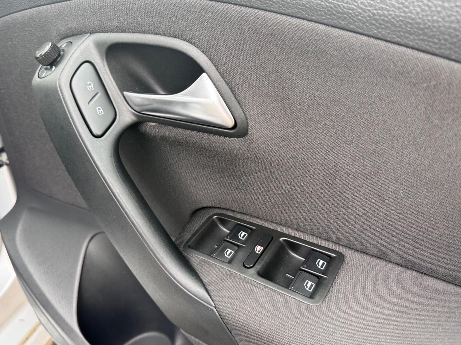 Used Volkswagen Polo 2010 for sale - 77535882: Photo 34