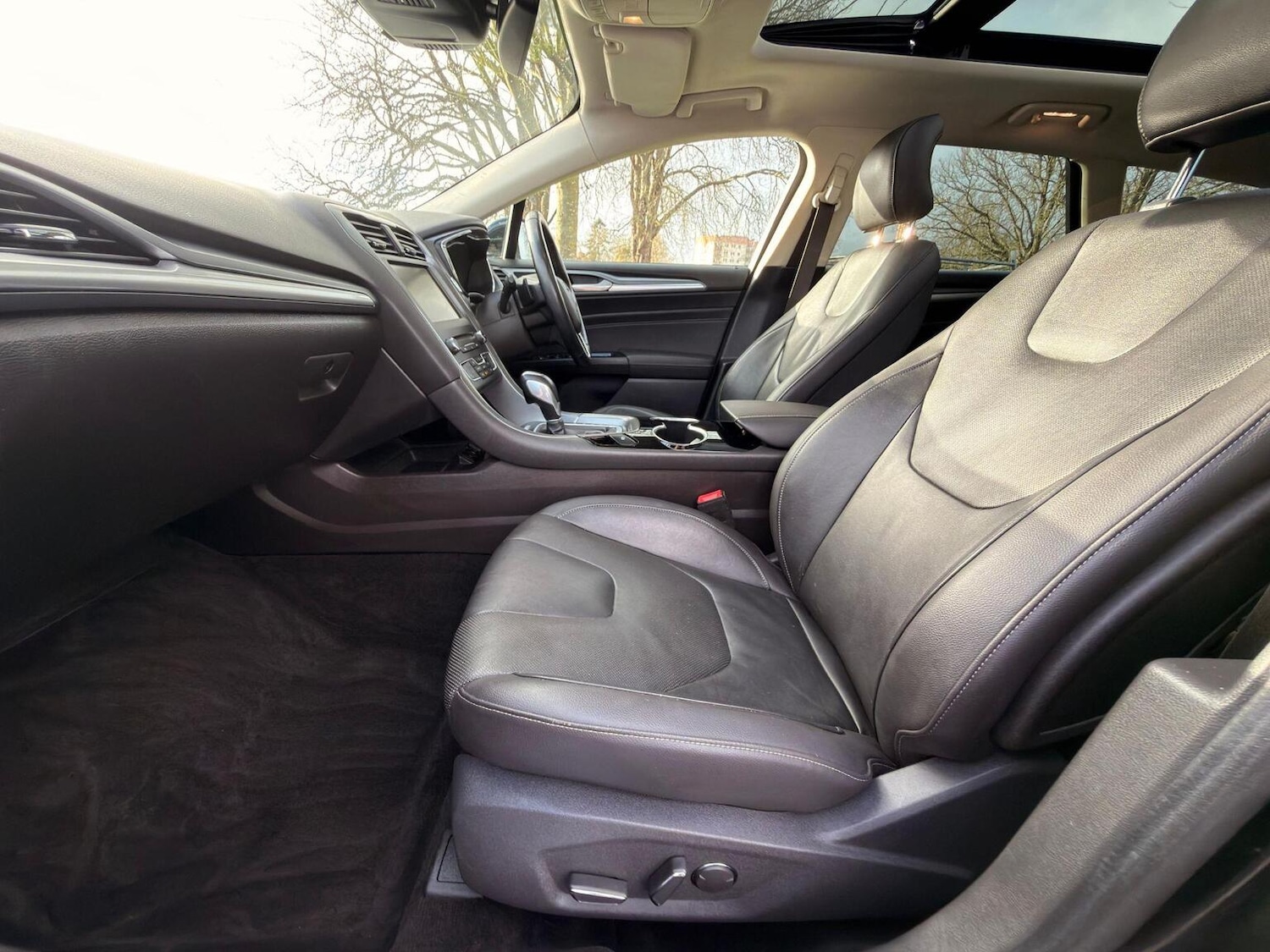 Used Ford Mondeo 2015 for sale - 77632444: Photo 31