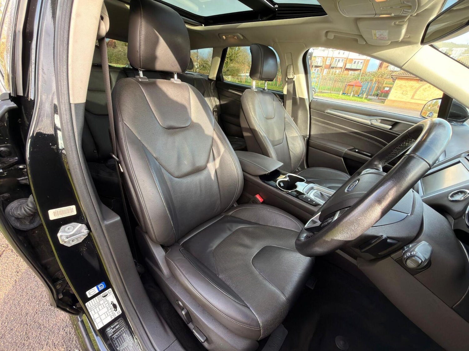 Used Ford Mondeo 2015 for sale - 77632444: Photo 33