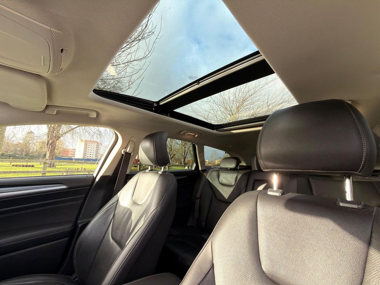 Used Ford Mondeo 2015 for sale - 77632444: Photo 35