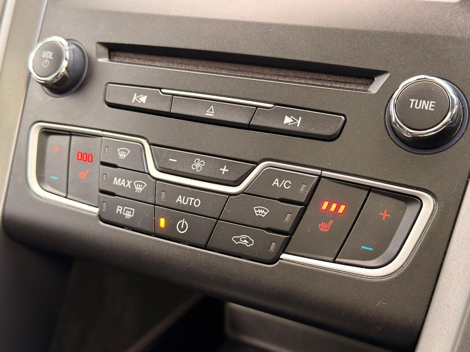 Used Ford Mondeo 2015 for sale - 77632444: Photo 39