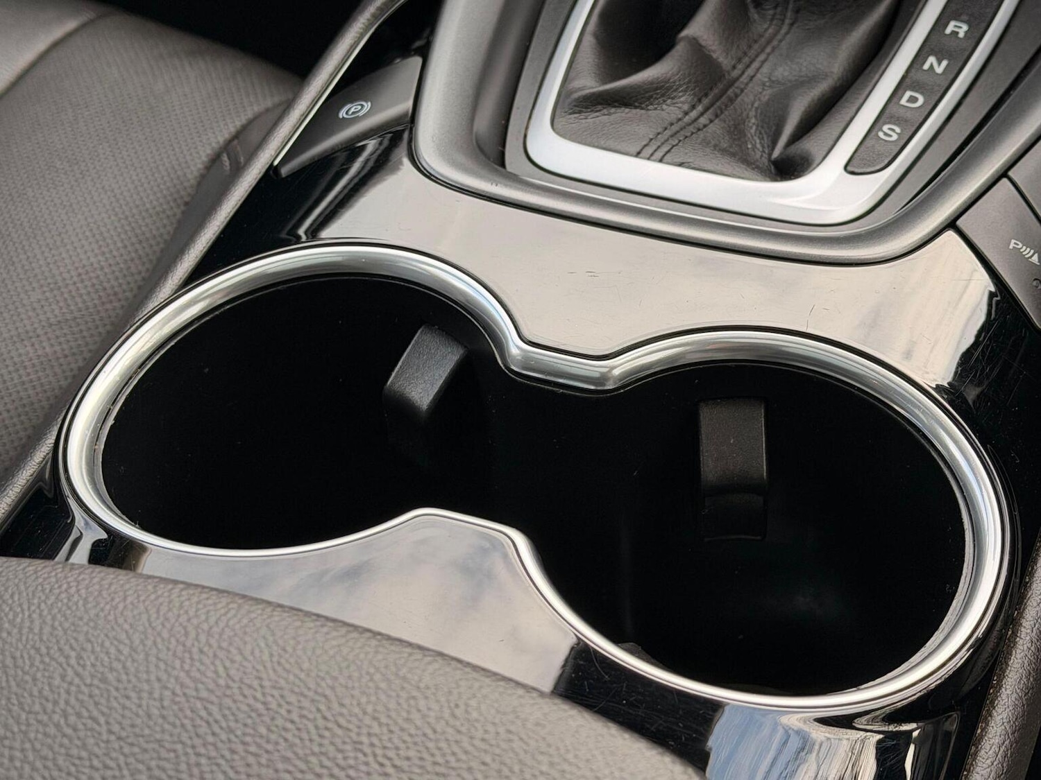 Used Ford Mondeo 2015 for sale - 77632444: Photo 41