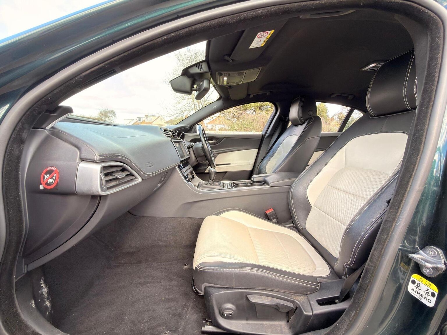 Used Jaguar XE 2017 for sale - 77650050: Photo 26