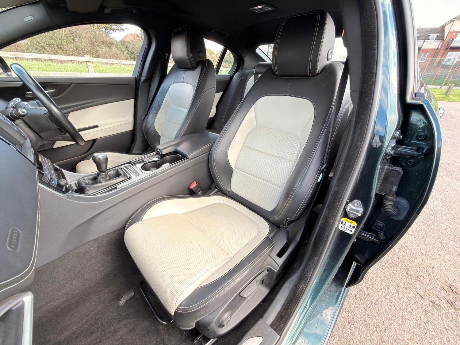 Used Jaguar XE 2017 for sale - 77650050: Photo 27