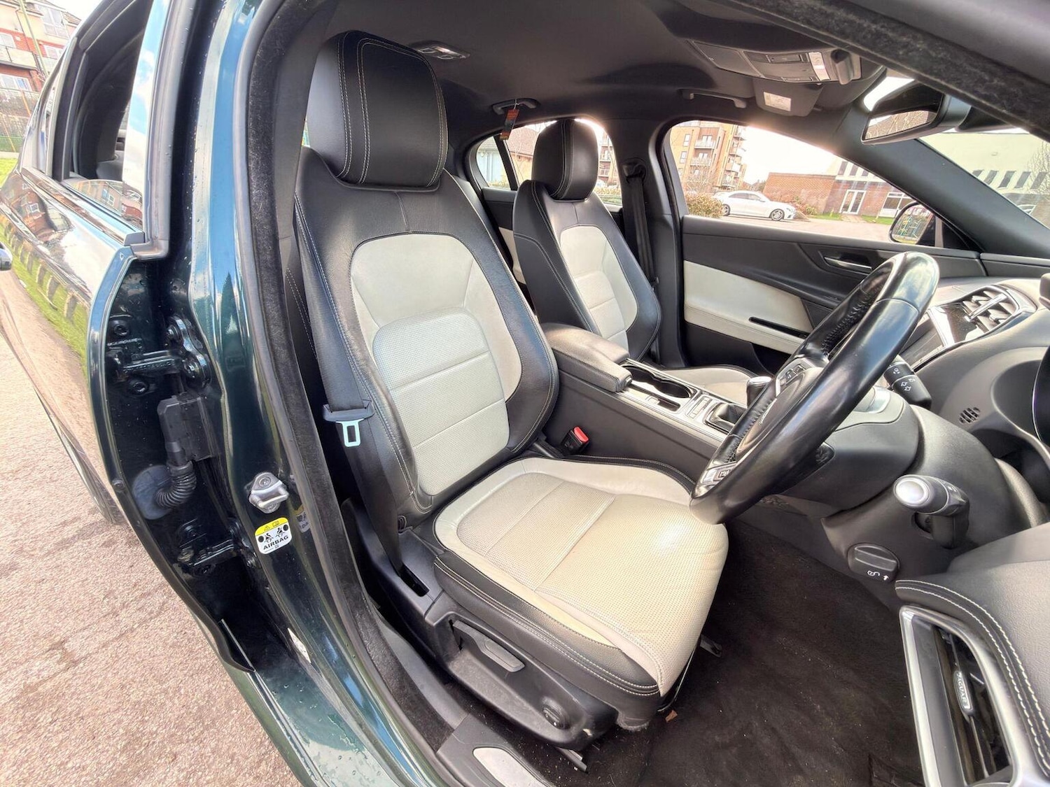 Used Jaguar XE 2017 for sale - 77650050: Photo 29