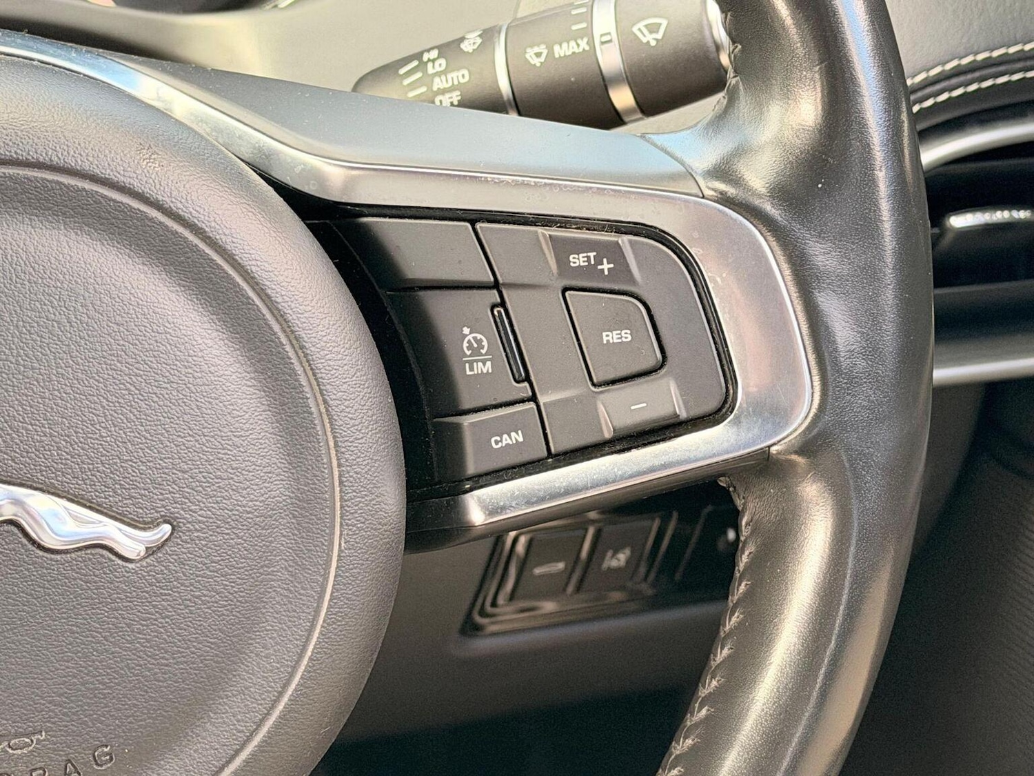 Used Jaguar XE 2017 for sale - 77650050: Photo 32