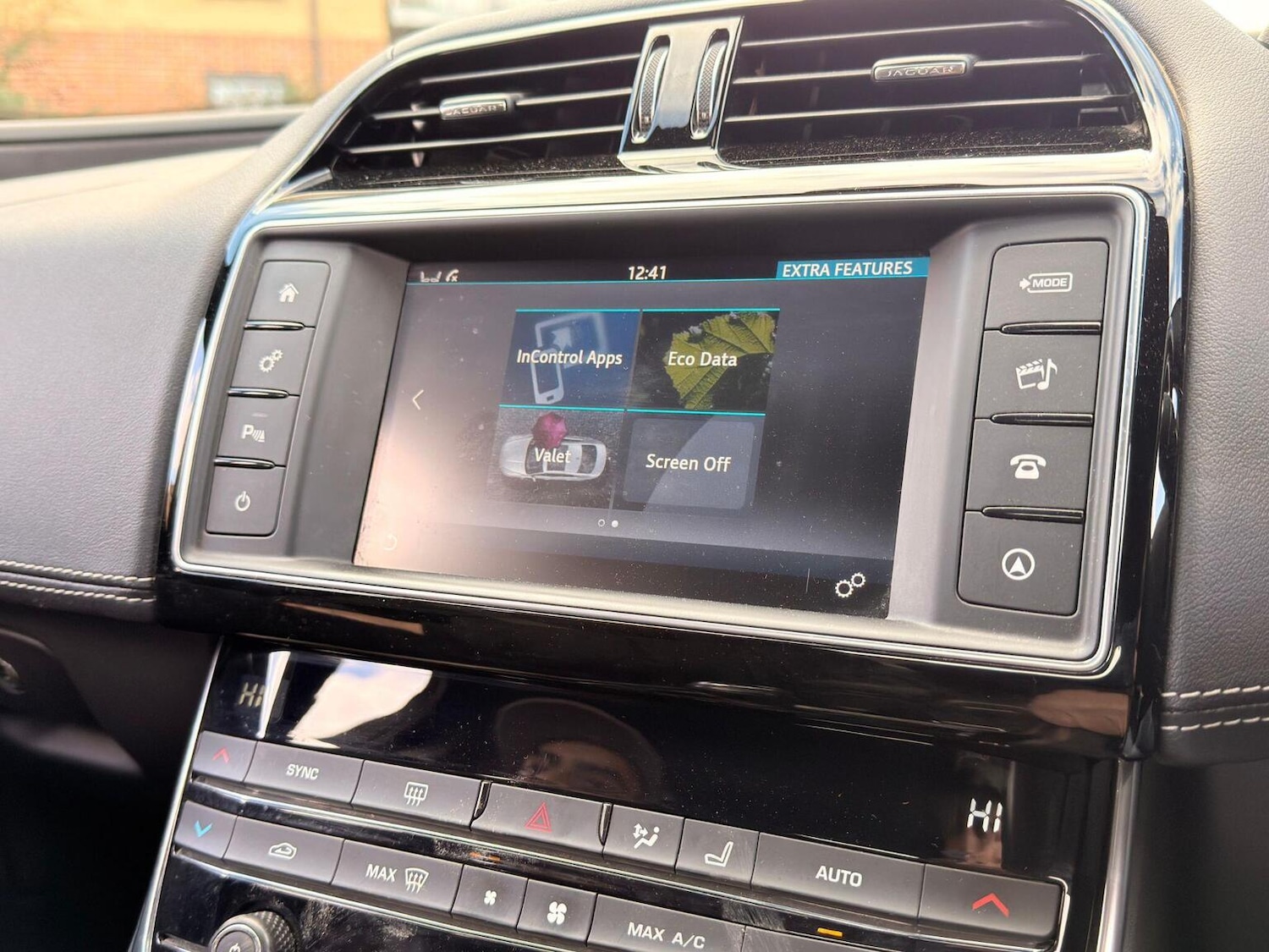 Used Jaguar XE 2017 for sale - 77650050: Photo 34