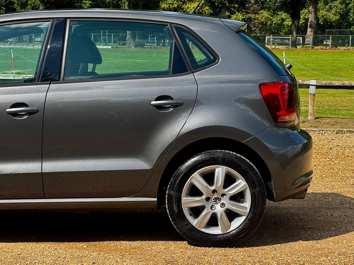 Used Volkswagen Polo 2010 for sale - 77539175: Photo 11