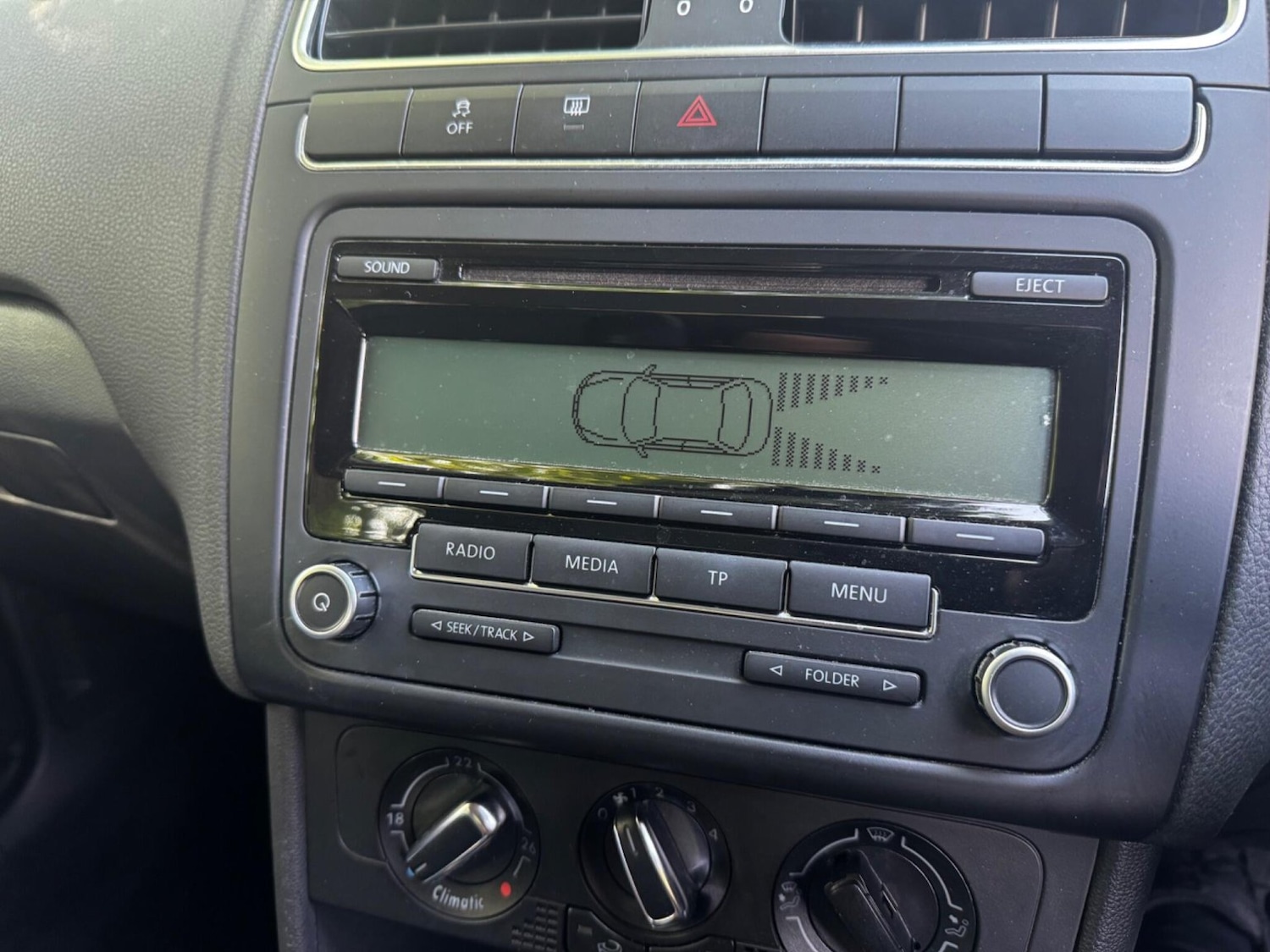 Used Volkswagen Polo 2010 for sale - 77539175: Photo 15