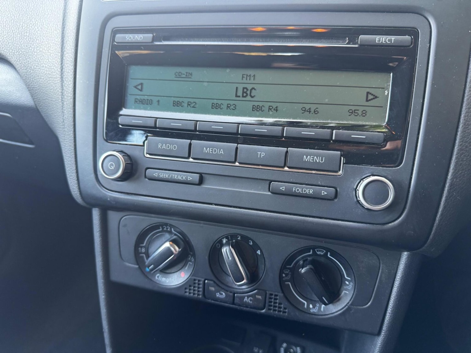 Used Volkswagen Polo 2010 for sale - 77539175: Photo 16