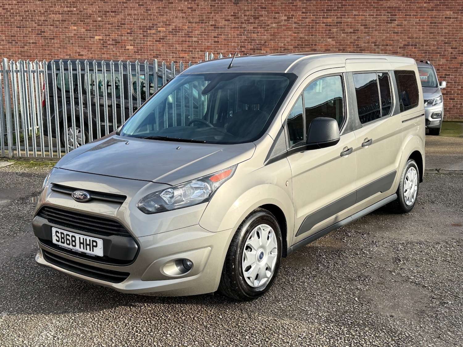 Used Ford Grand Tourneo Connect 2019 for sale - 77337695: Photo 3