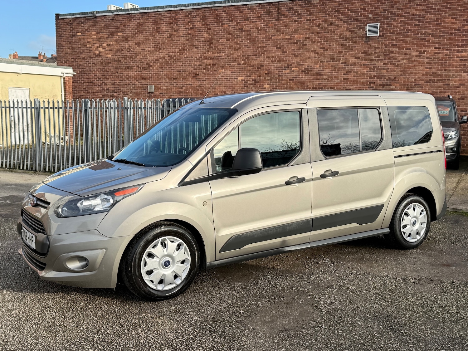 Used Ford Grand Tourneo Connect 2019 for sale - 77337695: Photo 5