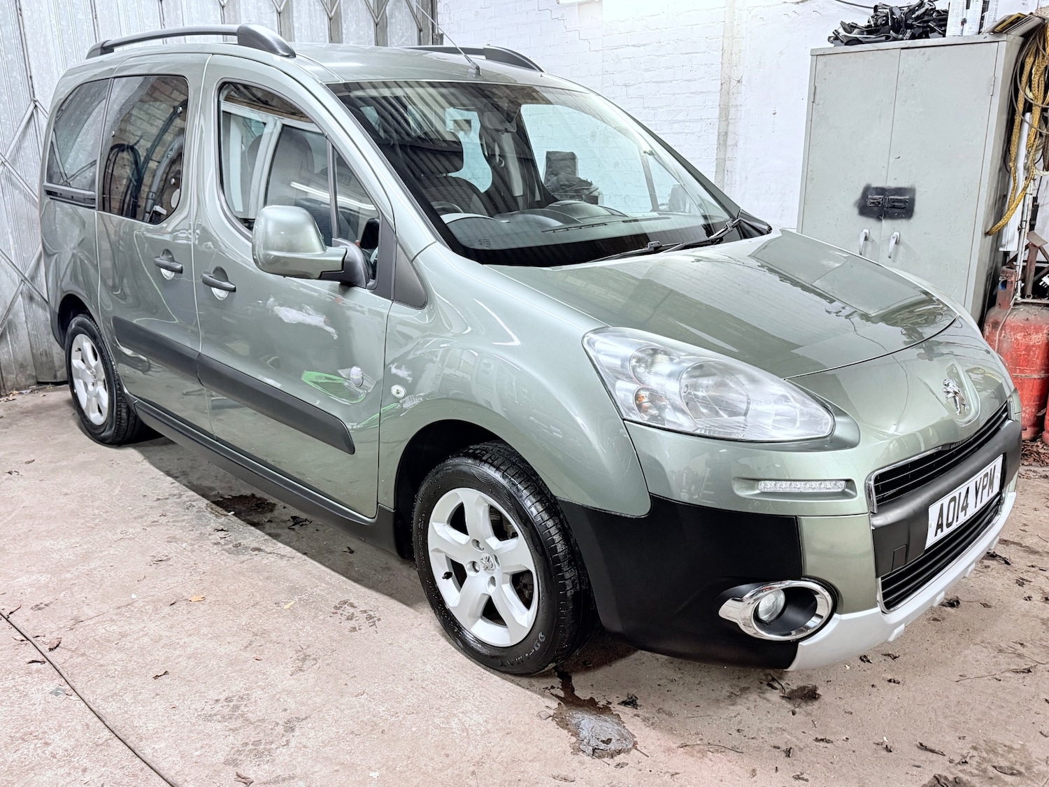 Used Peugeot Partner Tepee 2014 for sale - 76218517: Photo 1