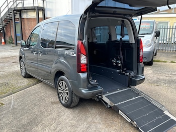 Used Peugeot Partner Tepee 2015 for sale - 78239759: Photo