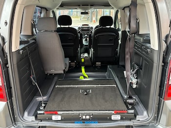 Used Peugeot Partner Tepee 2015 for sale - 78239759: Photo