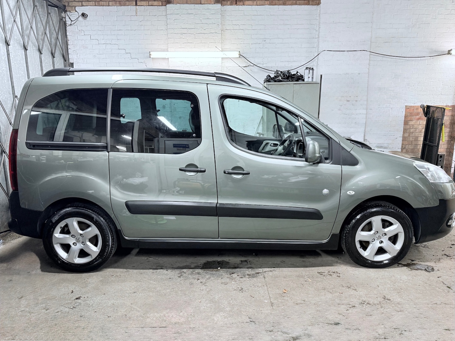 Used Peugeot Partner Tepee 2014 for sale - 77691144: Photo 2