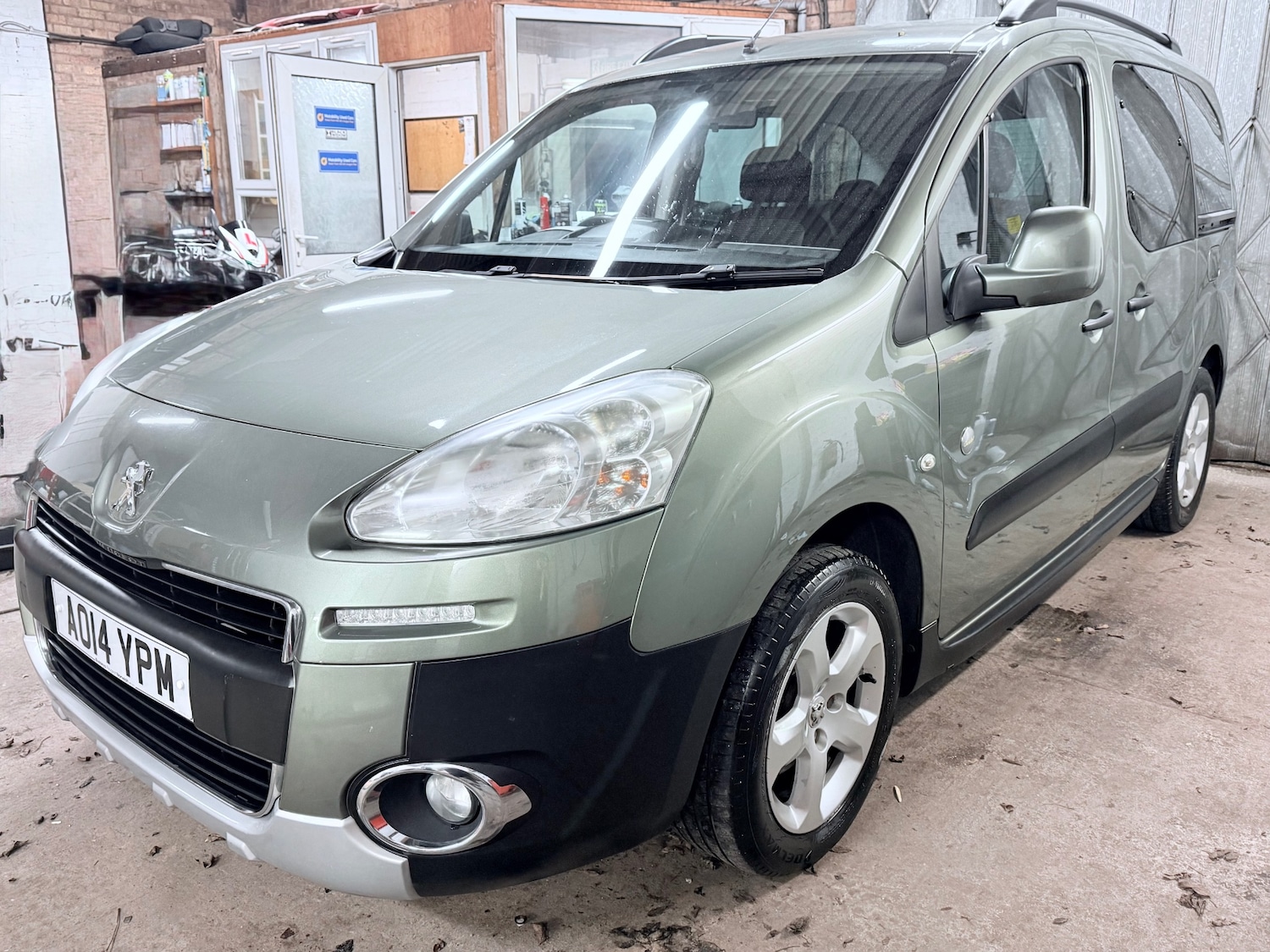 Used Peugeot Partner Tepee 2014 for sale - 77691144: Photo 3