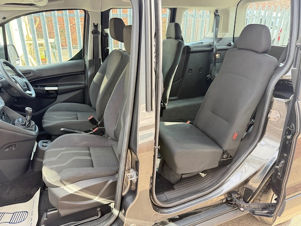 Used Ford Tourneo Connect 2017 for sale - 73973455: Photo 18