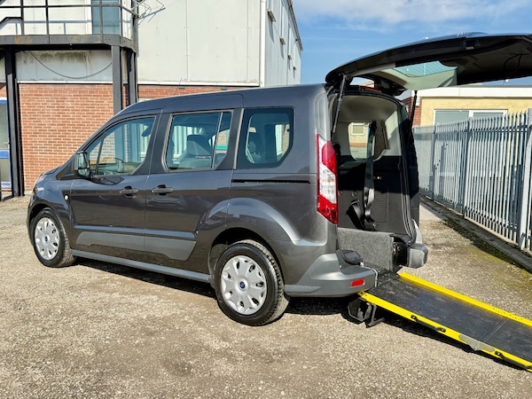 Used Ford Tourneo Connect 2017 for sale - 73973455: Photo 1