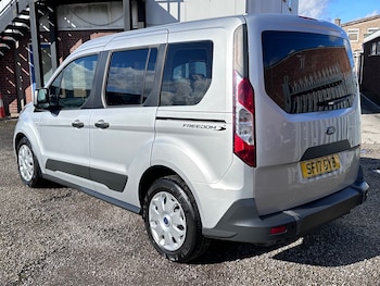 Used Ford Tourneo Connect 2017 for sale - 79119800: Photo