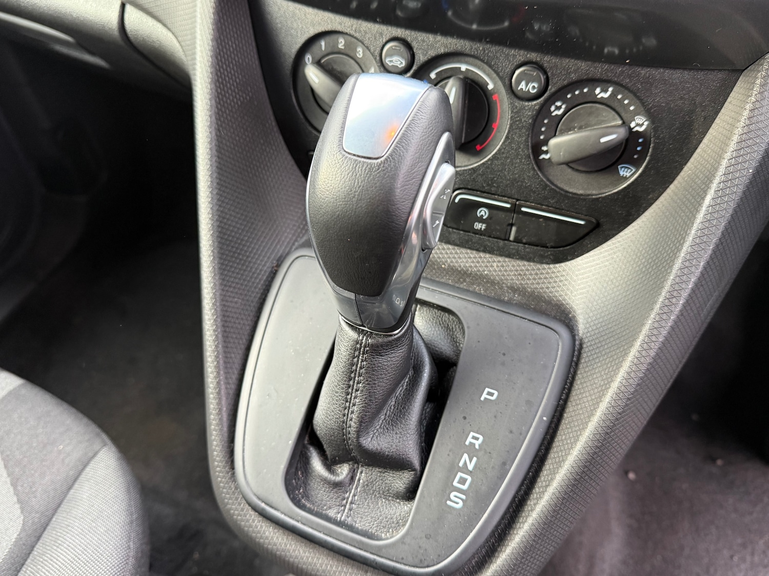 Used Ford Grand Tourneo Connect 2019 for sale - 77241844: Photo 16