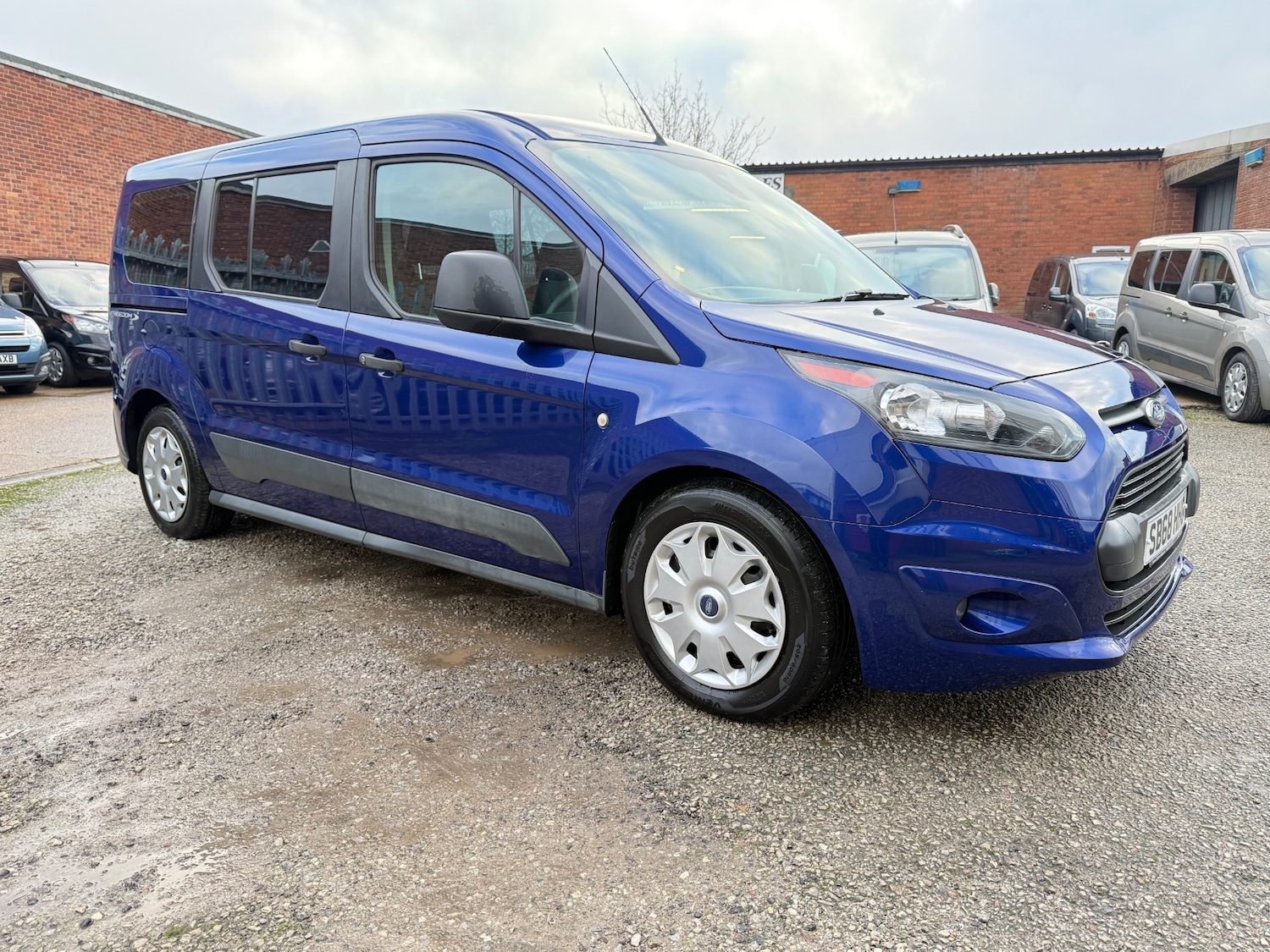 Used Ford Grand Tourneo Connect 2019 for sale - 77241844: Photo 8